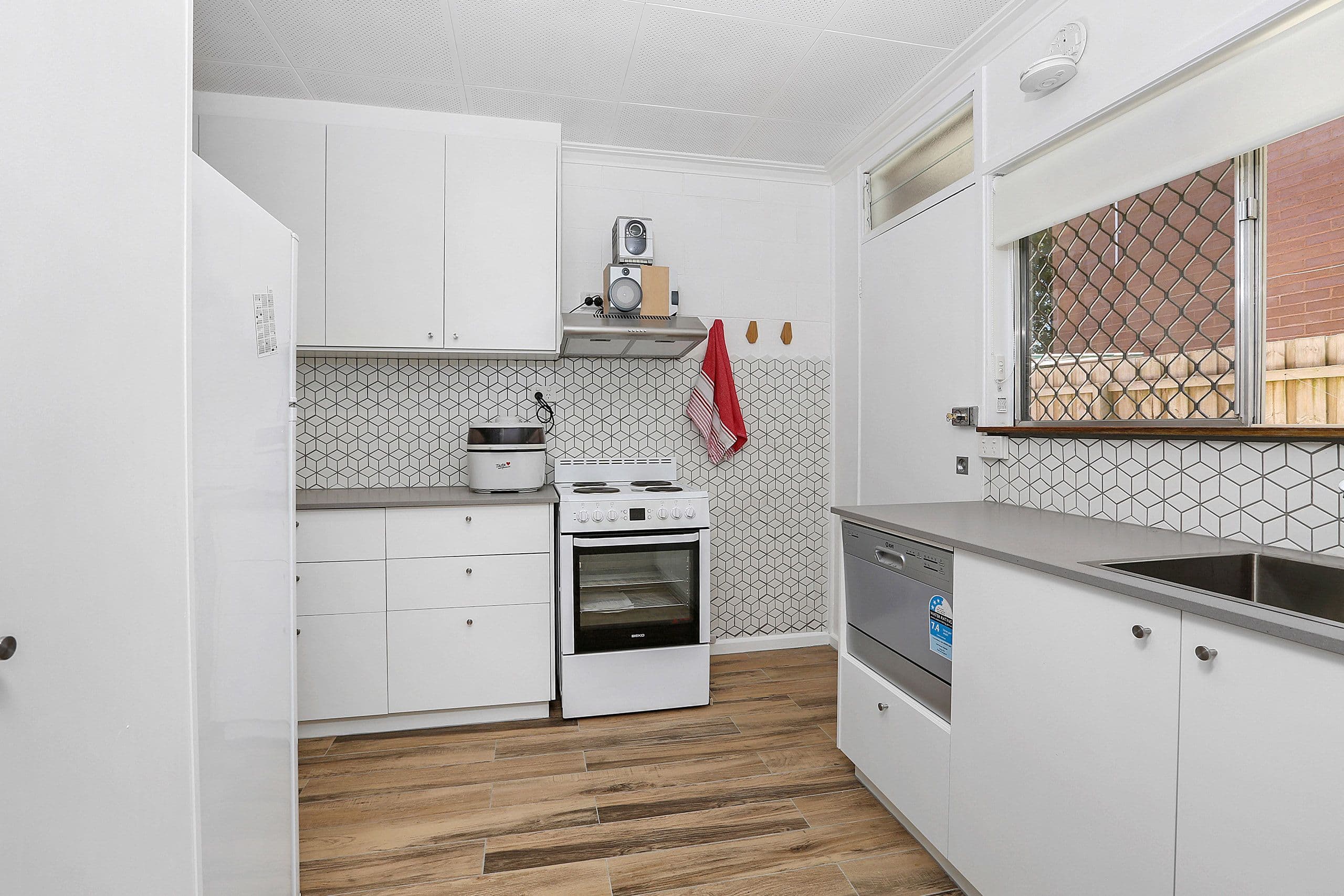 105 Gertrude Street, Geelong West VIC 3218, Geelong West - Thumbnail 2