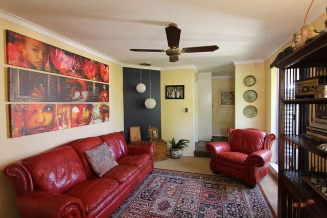 21 Ridgehaven Ramble, BALLAJURA WA 6066, Ballajura - Thumbnail 2