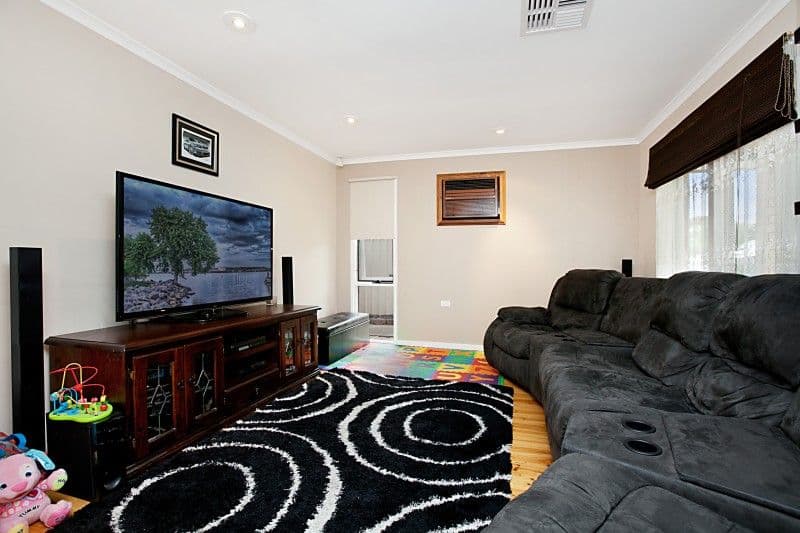 11 Kyeema Avenue, MORPHETT VALE SA 5162, Morphett Vale - Thumbnail 2