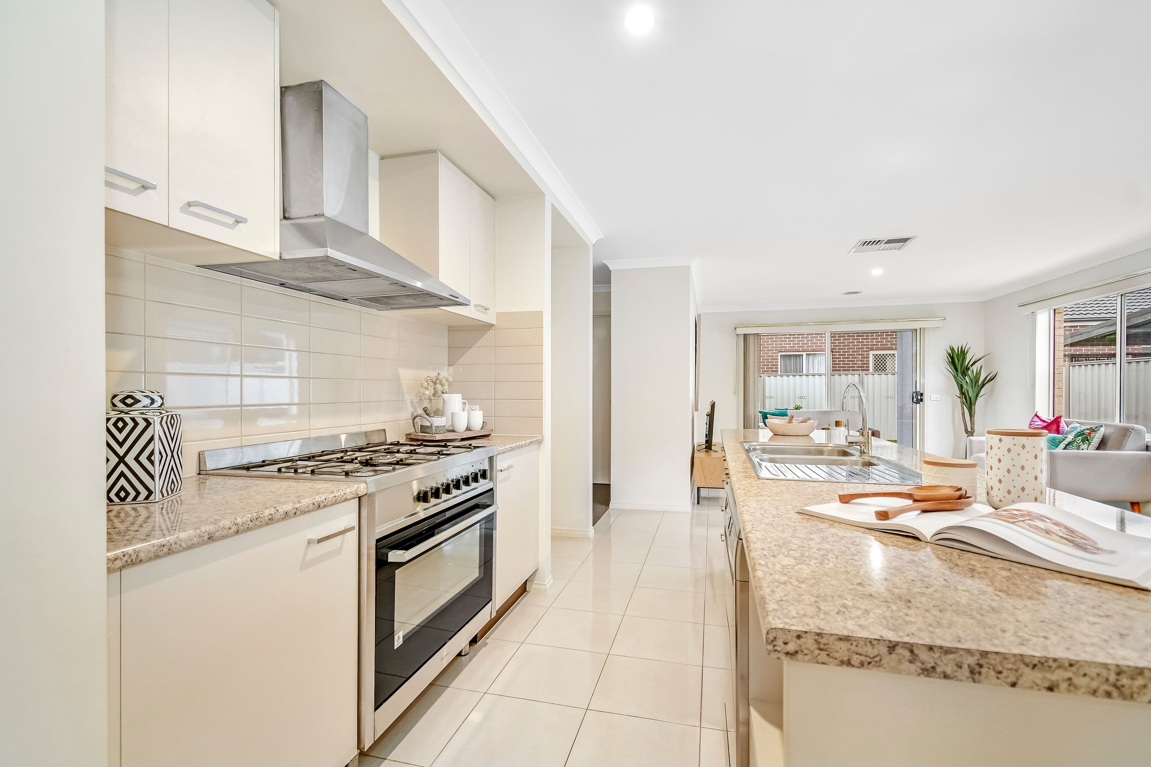 11 Warbler Street, Pakenham VIC 3810, Pakenham - Thumbnail 4