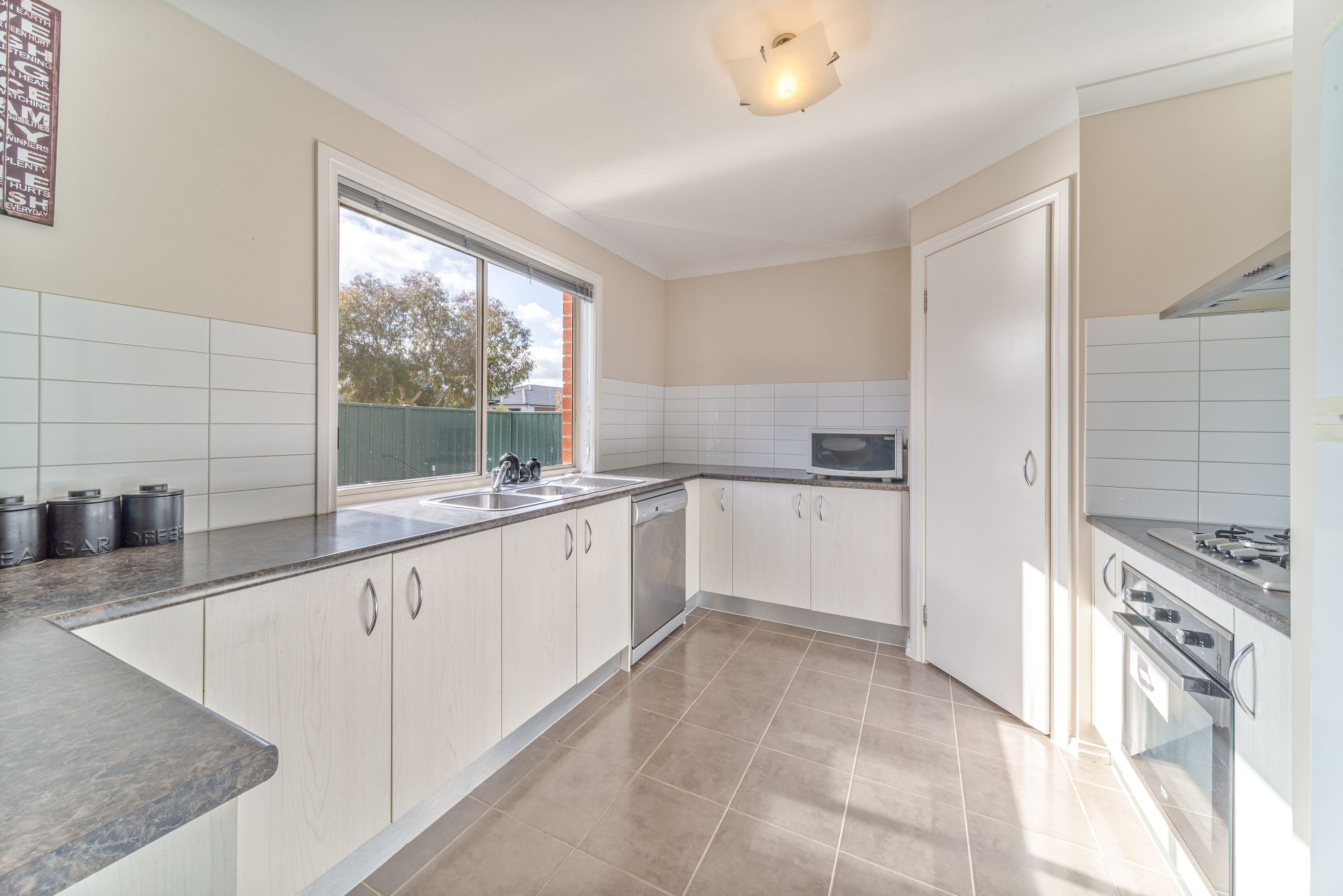 1 Triplett Avenue, Ascot VIC 3551, Ascot - Thumbnail 3