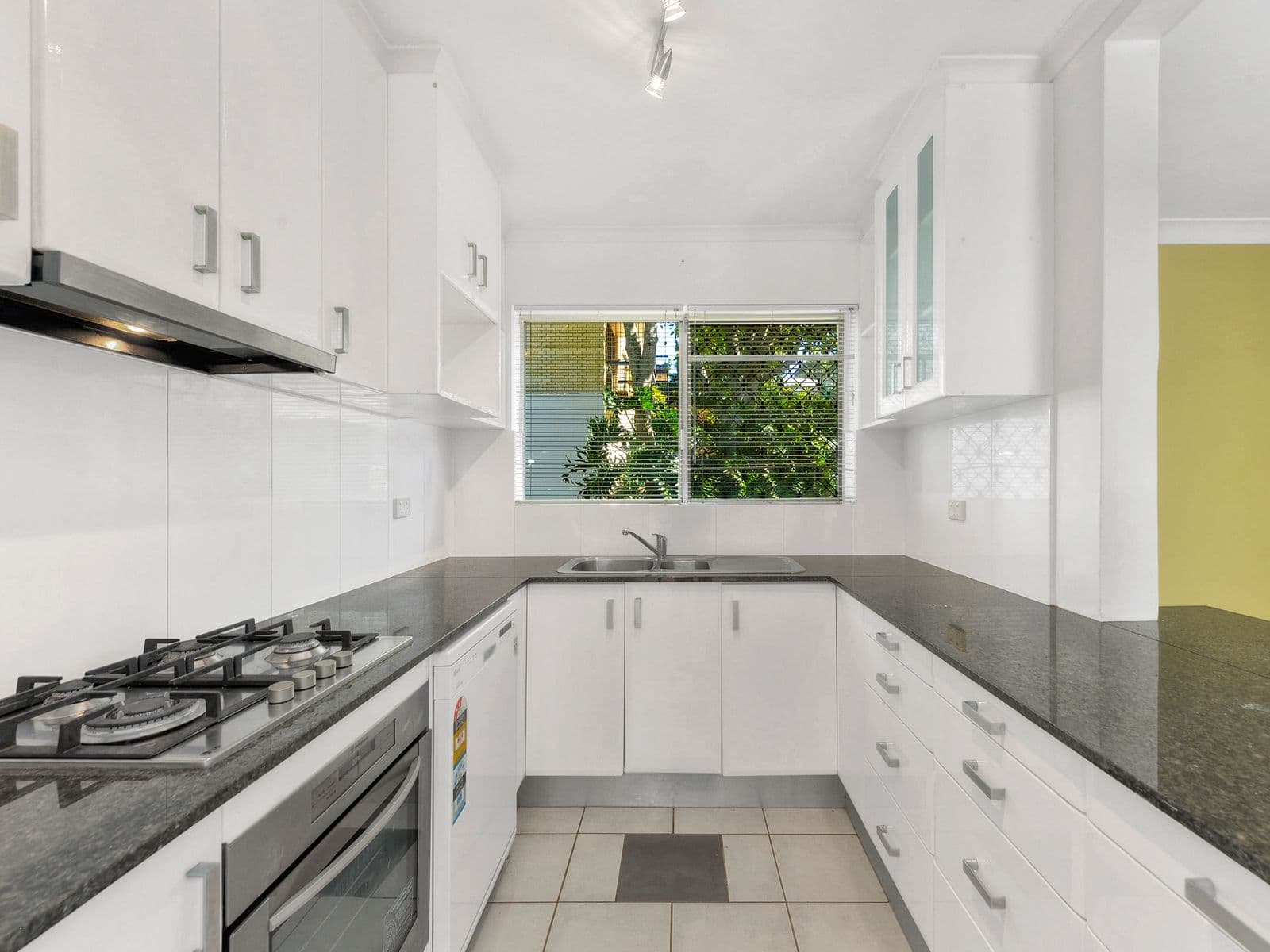 16 Riverton Street, Clayfield QLD 4011, Clayfield - Thumbnail 3