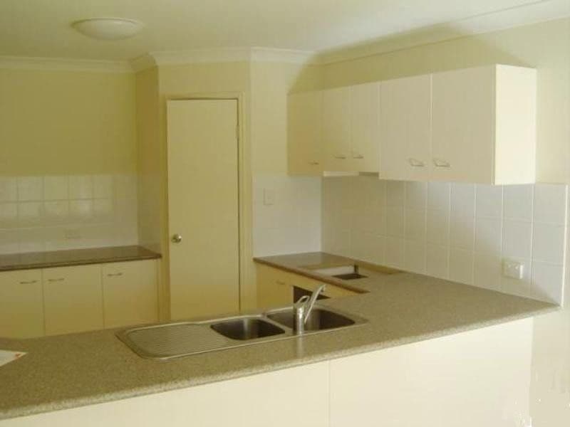 9 Wareena Crescent, GLENVALE QLD 4350, Glenvale - Thumbnail 2