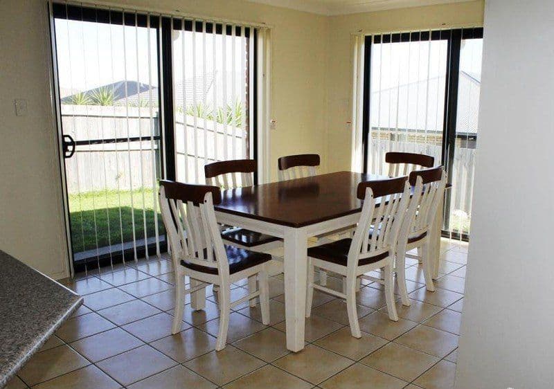 9 Wareena Crescent, GLENVALE QLD 4350, Glenvale - Thumbnail 3