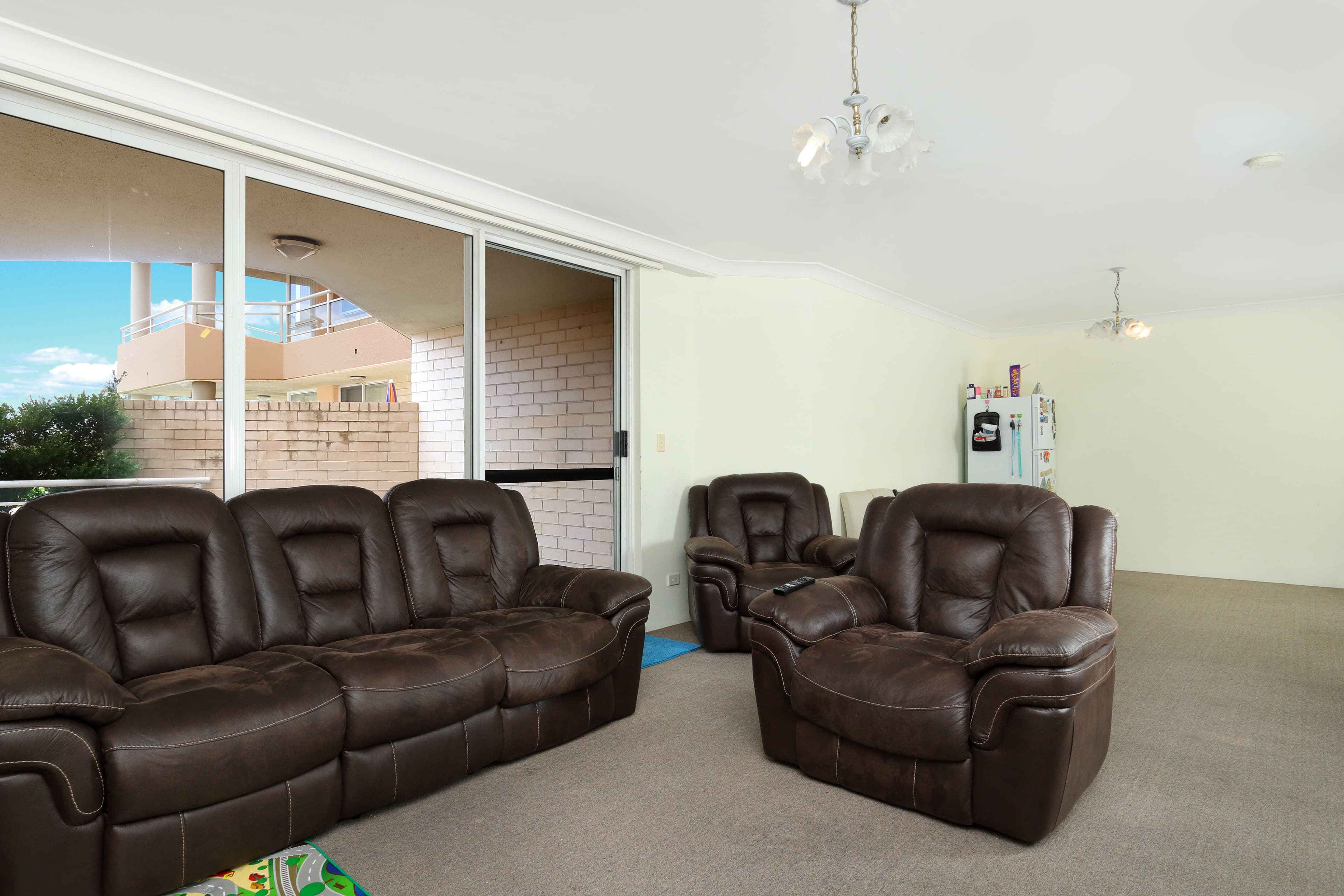 11 Bond Street, Hurstville NSW 2220, Hurstville - Thumbnail 2