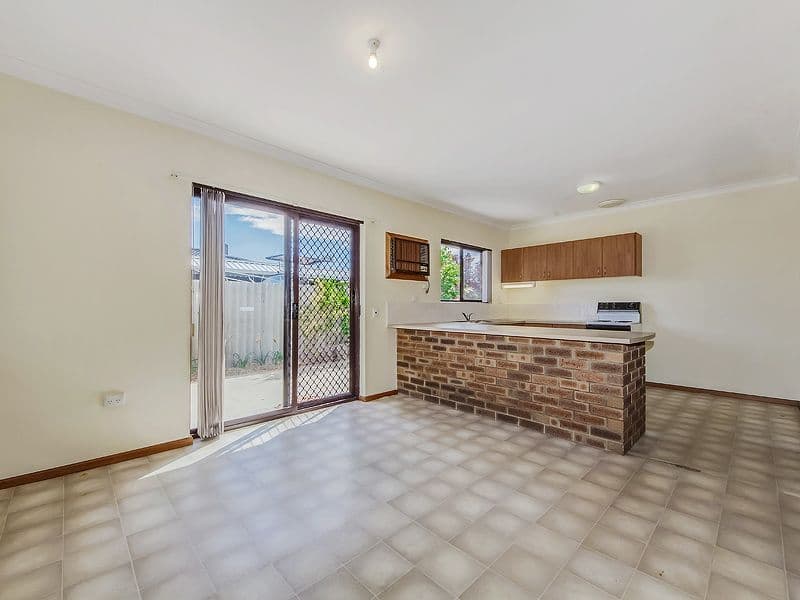 12 Leeder Street, SAFETY BAY WA 6169, Safety Bay - Thumbnail 5