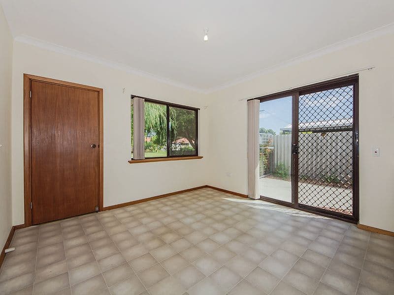 12 Leeder Street, SAFETY BAY WA 6169, Safety Bay - Thumbnail 6