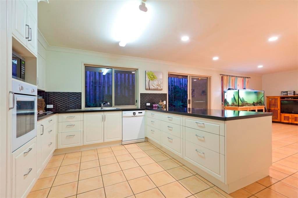 5 Underwood Street, WAKERLEY QLD 4154, Wakerley - Image 1