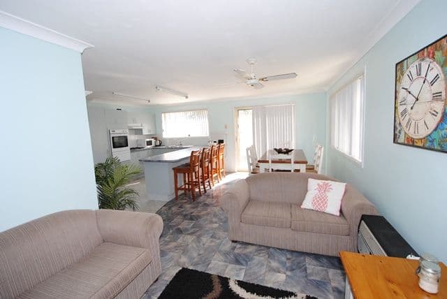 8 Tibbles Avenue, Old Erowal Bay - Thumbnail 2