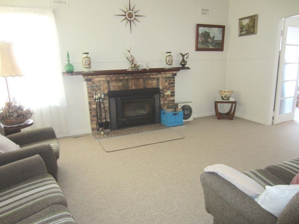 127 Thompson Street, COOTAMUNDRA NSW 2590, Cootamundra - Thumbnail 2