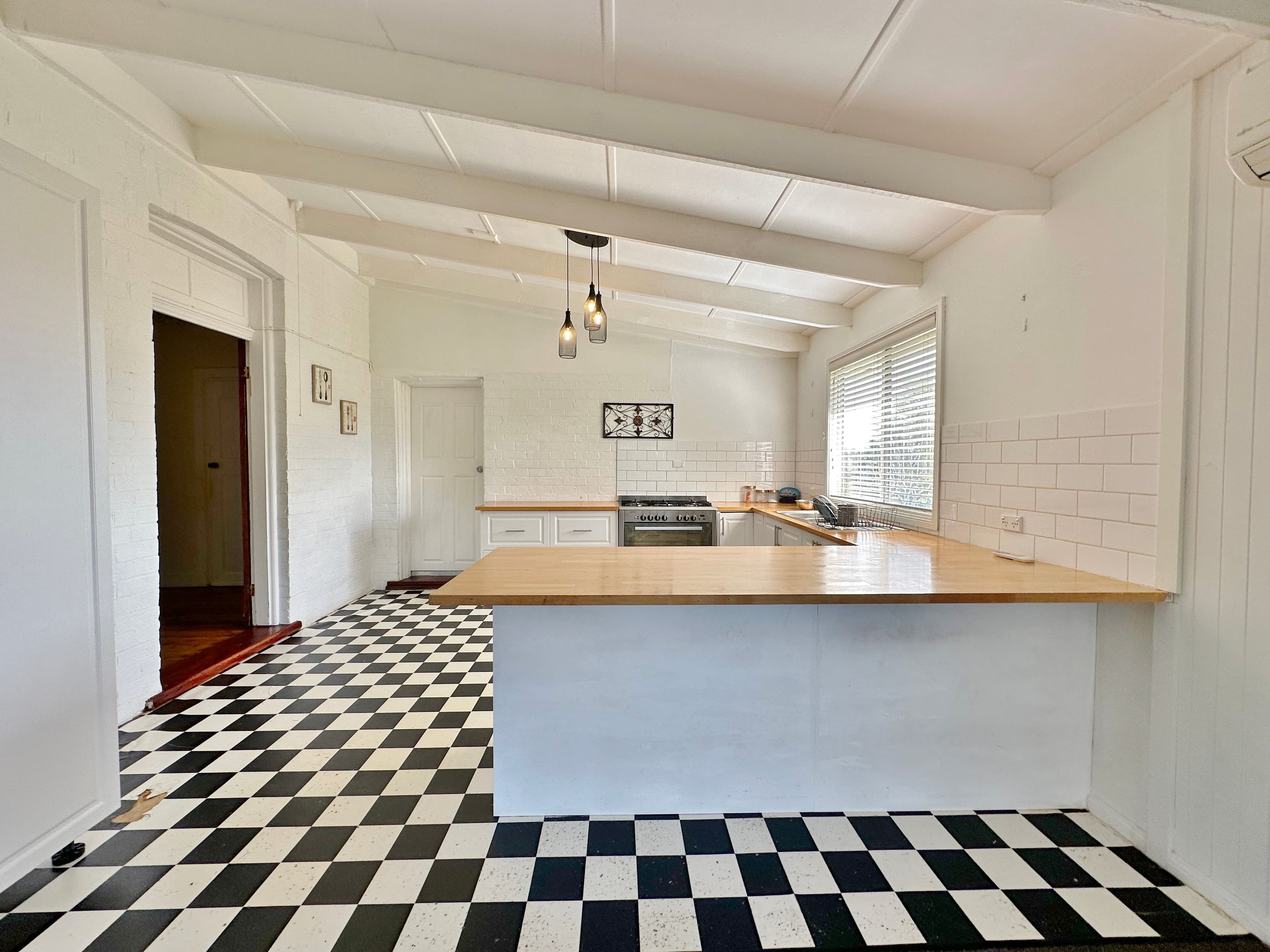 19 Taylor Road, Young NSW 2594, Young - Thumbnail 8