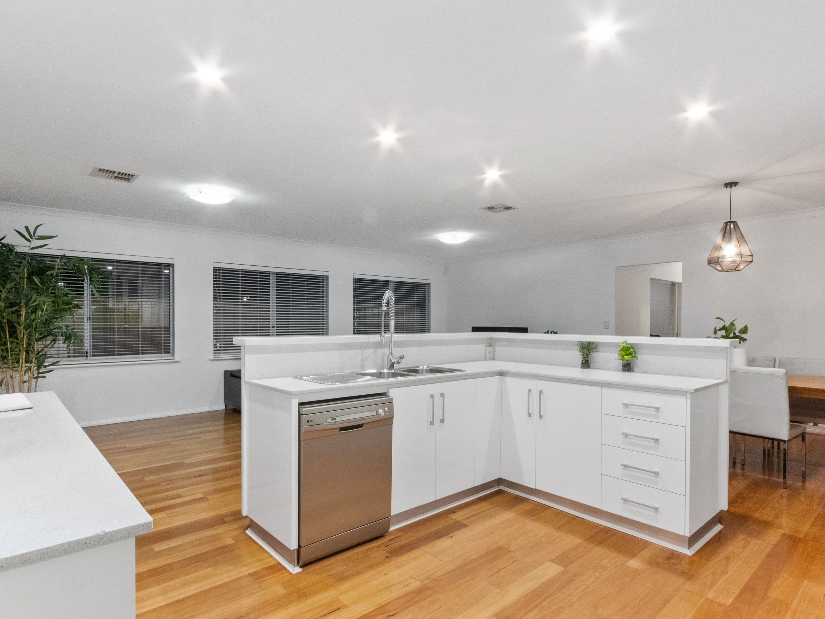 98a Selway Road, Brentwood WA 6153, Brentwood - Thumbnail 4