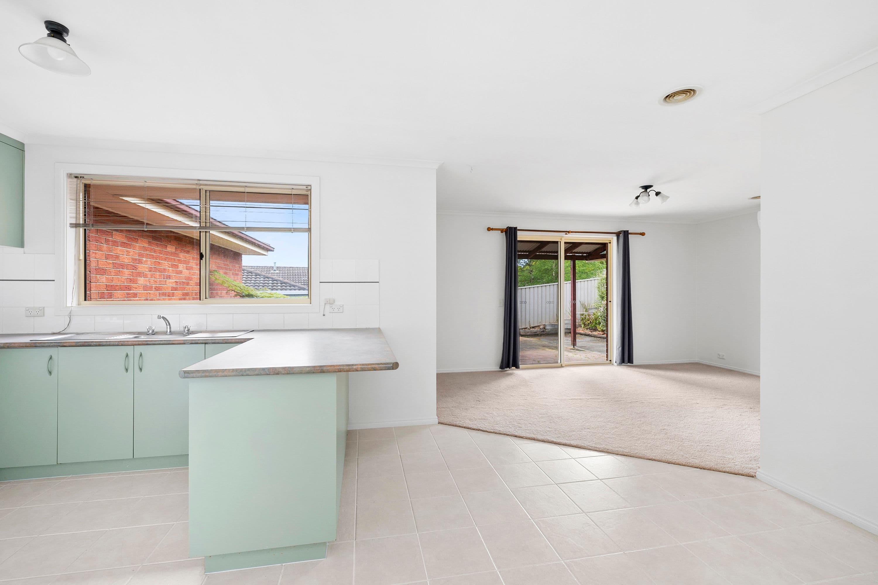 4 Bellbird Court, Mount Helen VIC 3350, Mount Helen - Thumbnail 2