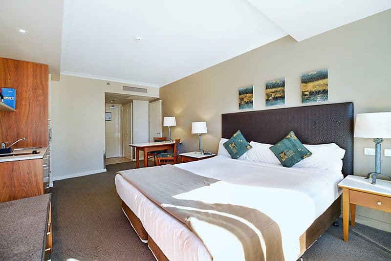 25 Laycock Street, SURFERS PARADISE QLD 4217, Surfers Paradise - Image 1
