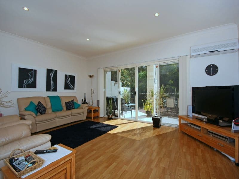 13  Ranier Crescent, VARSITY LAKES QLD 4227, Varsity Lakes - Thumbnail 2