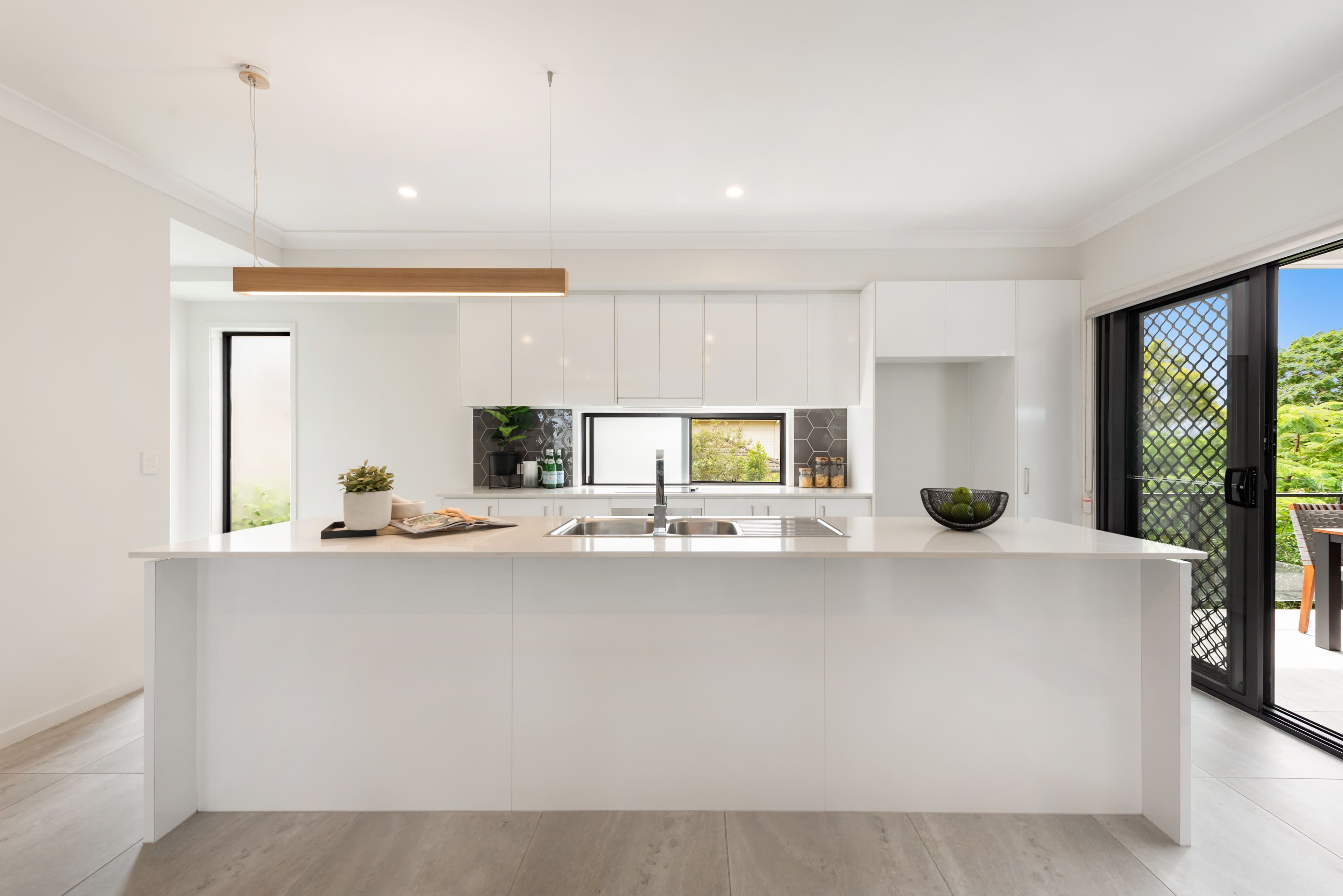 28 Cambridge Street, Carina Heights QLD 4152, Carina Heights - Thumbnail 2