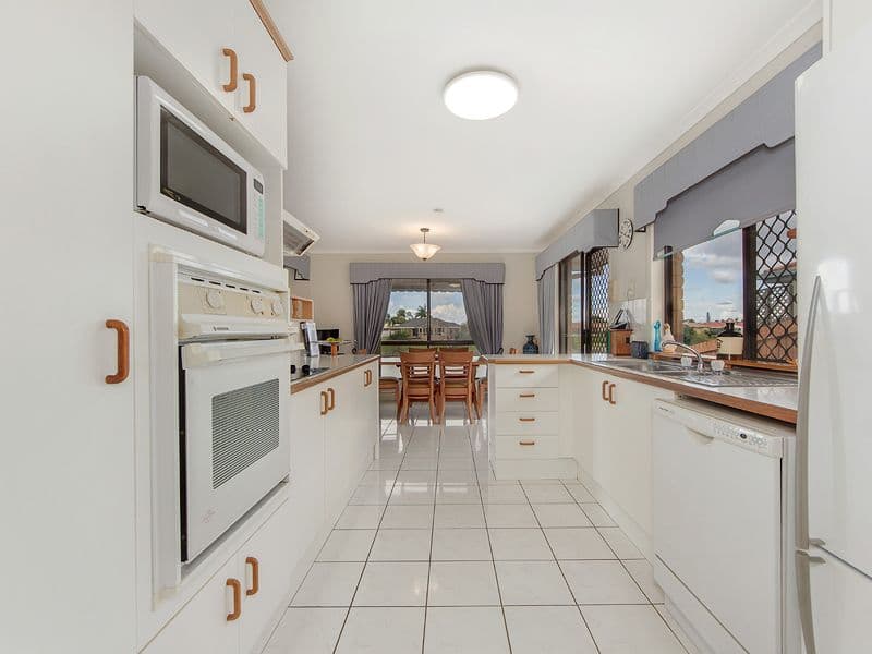 27 Southlake Drive, Varsity Lakes QLD 4227, Varsity Lakes - Thumbnail 3