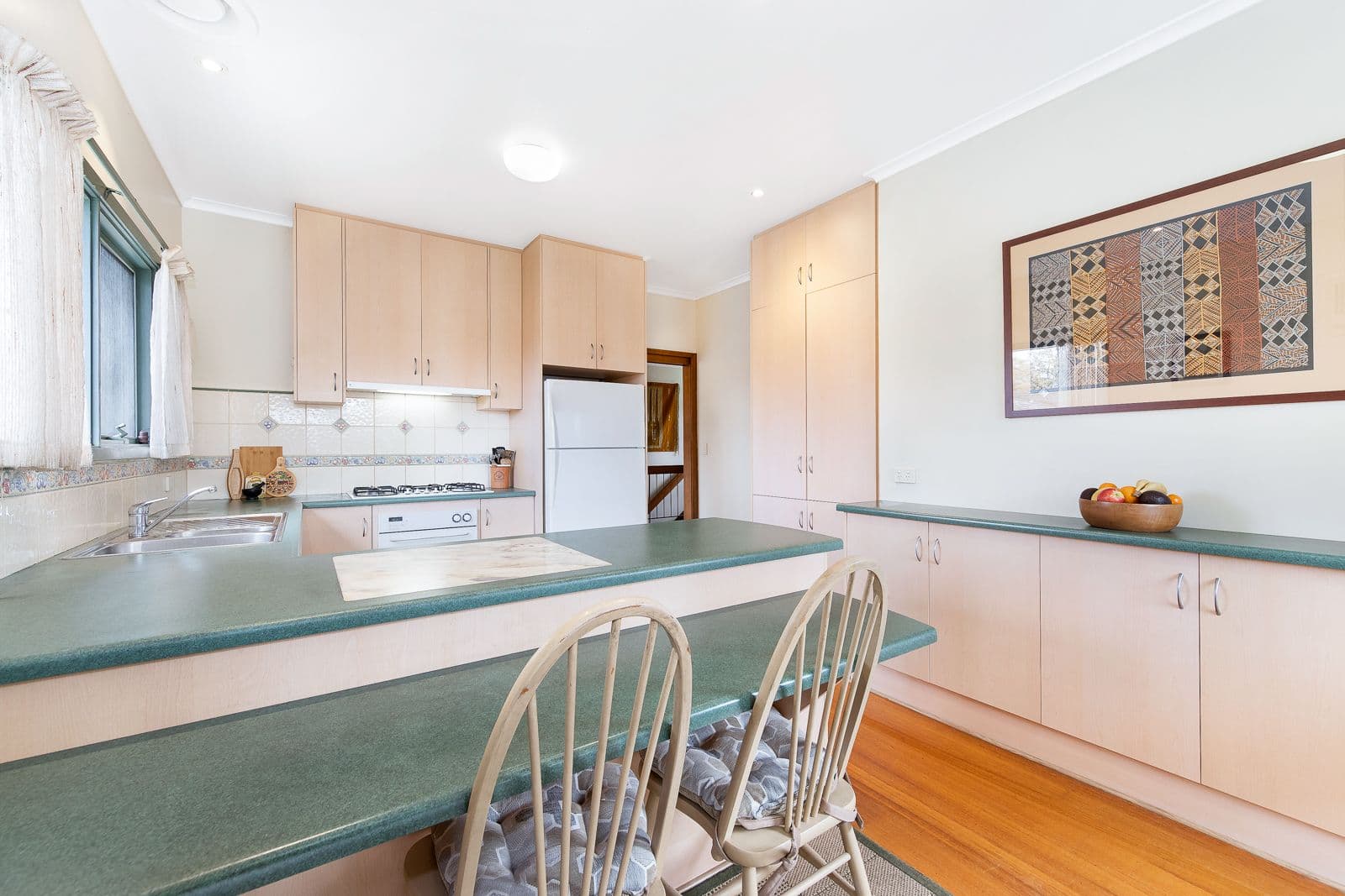 6 Castlereagh Court, Mount Waverley VIC 3149, Mount Waverley - Thumbnail 3