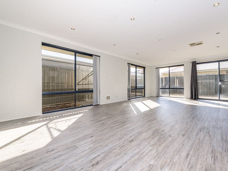 43 Mallard Way, Baldivis WA 6171, Baldivis - Thumbnail 2