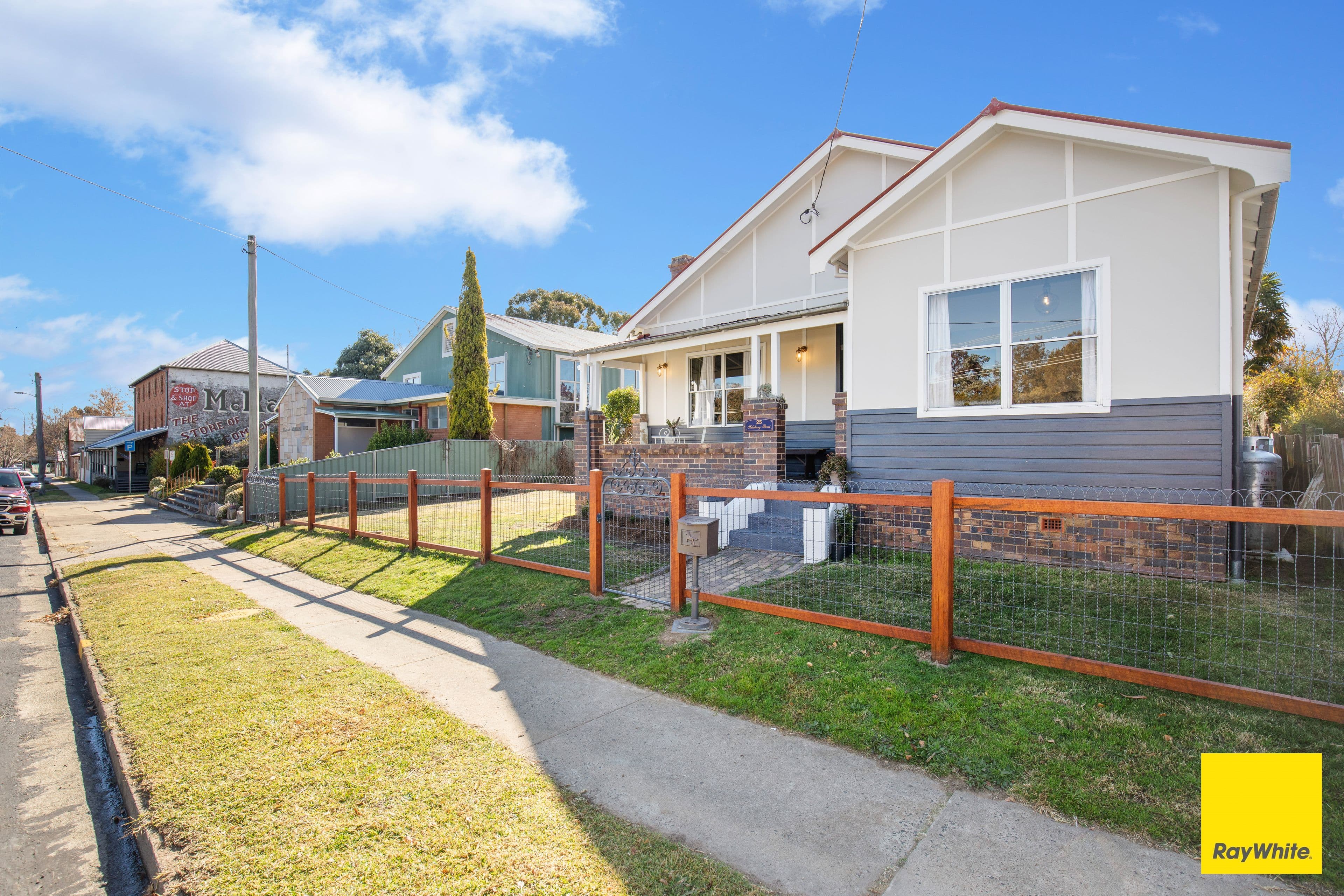 25 Salisbury Street, Uralla NSW 2358, Uralla - Image 1