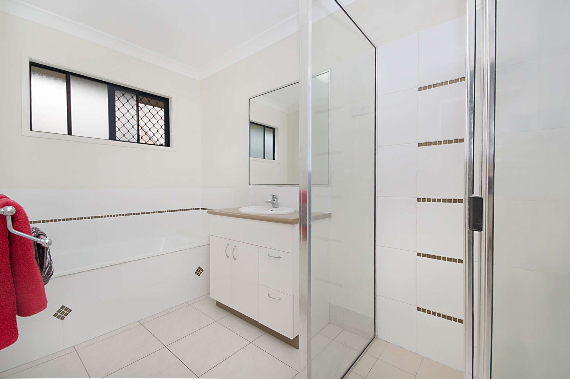 8 Fontwell Court, MOUNT LOW QLD 4818, Mount Low - Thumbnail 7