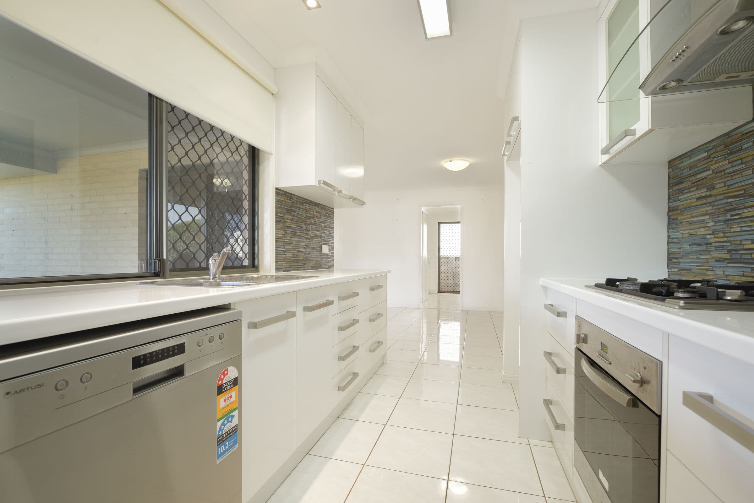 184 J Hickey Avenue, Clinton QLD 4680, Clinton - Thumbnail 4