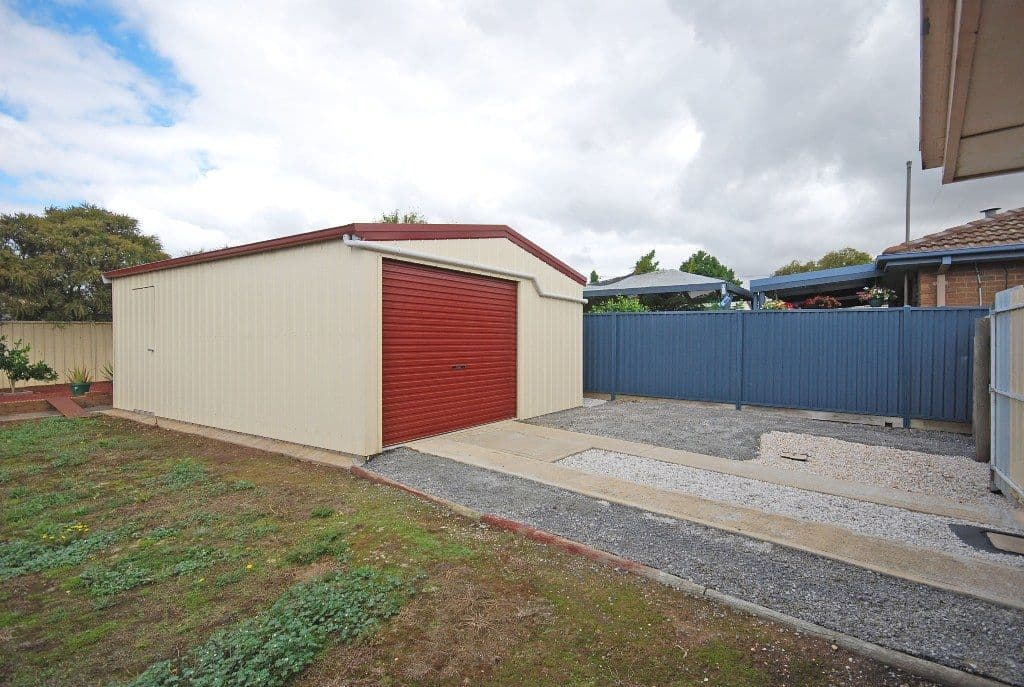 490 Gillies Street, WENDOUREE VIC 3355, Wendouree - Thumbnail 2