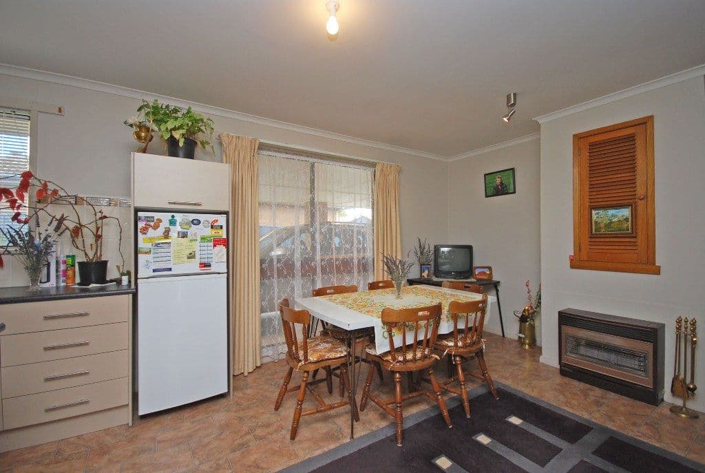 490 Gillies Street, WENDOUREE VIC 3355, Wendouree - Thumbnail 6