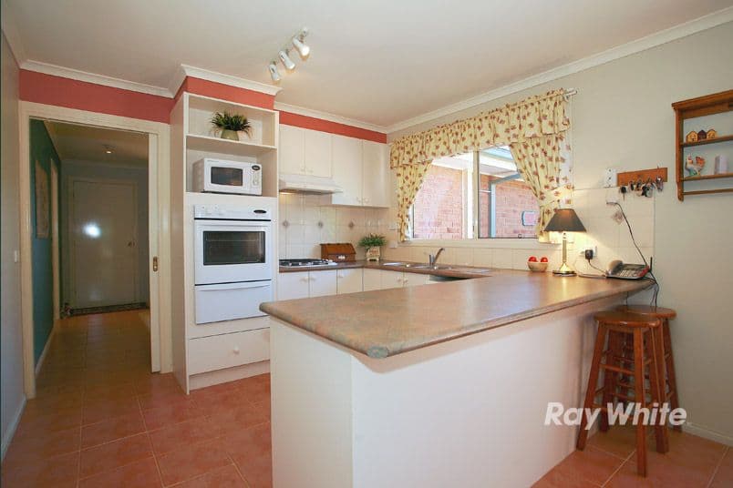 22 Gwenton Avenue, CRANBOURNE EAST VIC 3977, Cranbourne East - Thumbnail 3