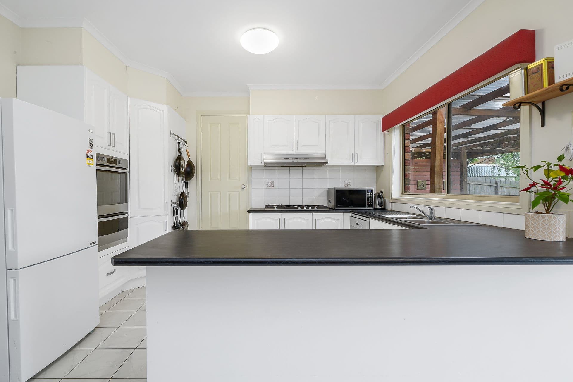 10 Werona Court, Berwick VIC 3806, Berwick - Thumbnail 2