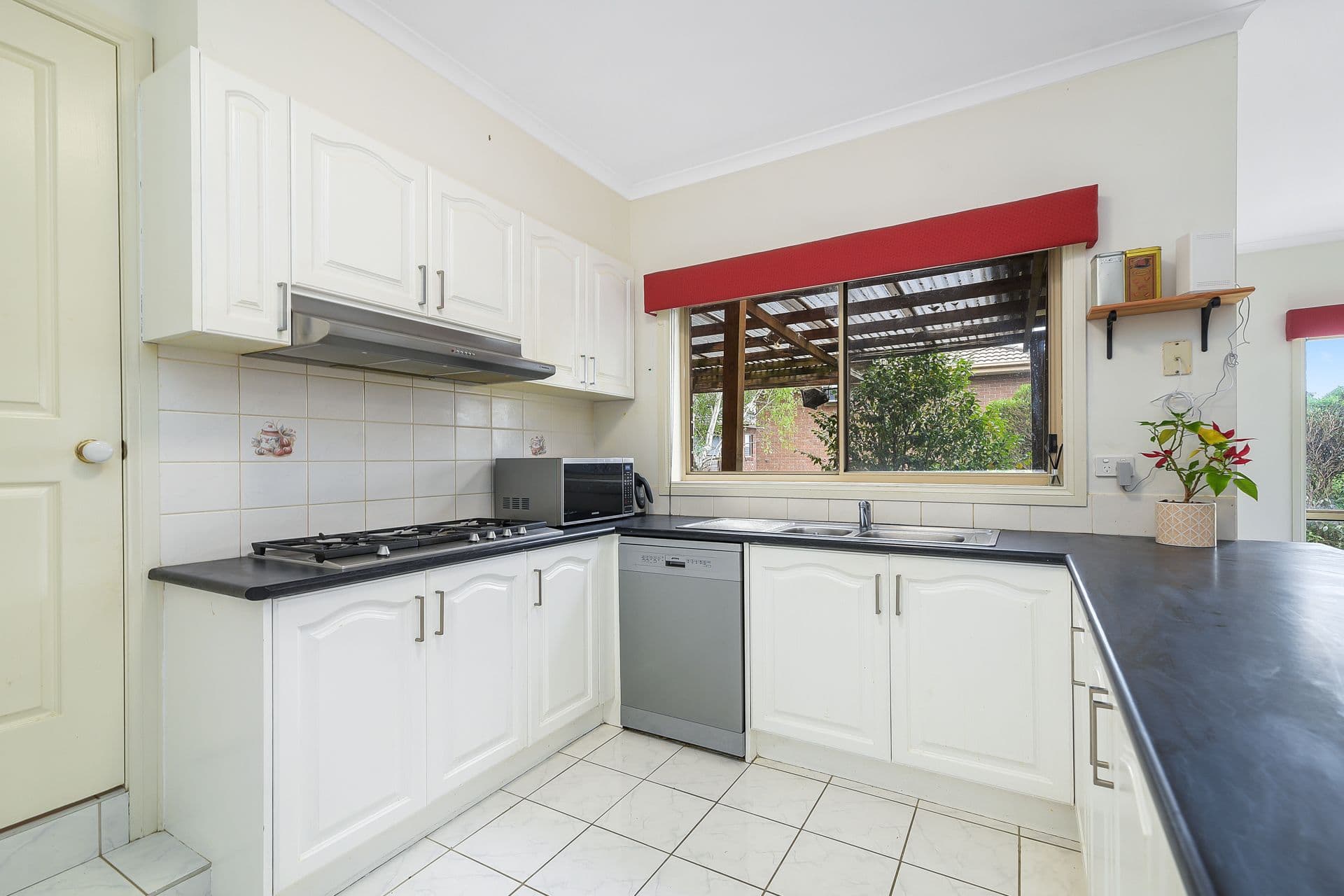 10 Werona Court, Berwick VIC 3806, Berwick - Thumbnail 3