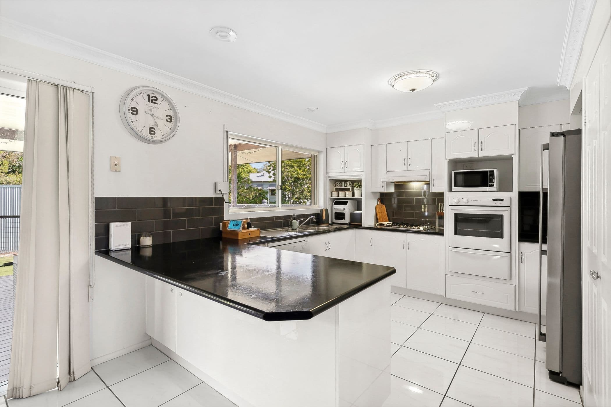 6 Cresthaven Court, Glass House Mountains QLD 4518, Glass House Mountains - Thumbnail 3