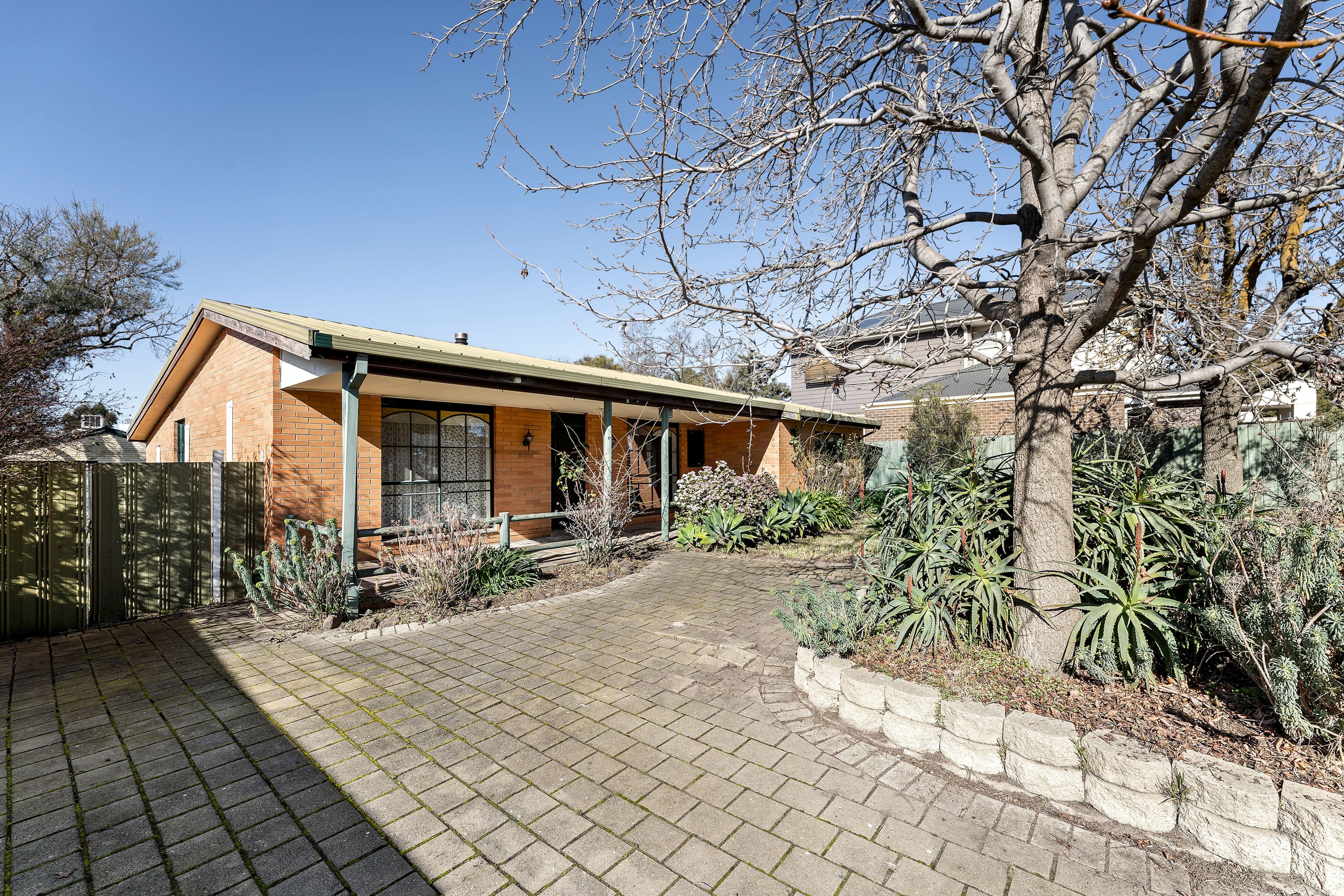 83 Pasley Street, Sunbury VIC 3429, Sunbury - Thumbnail 2