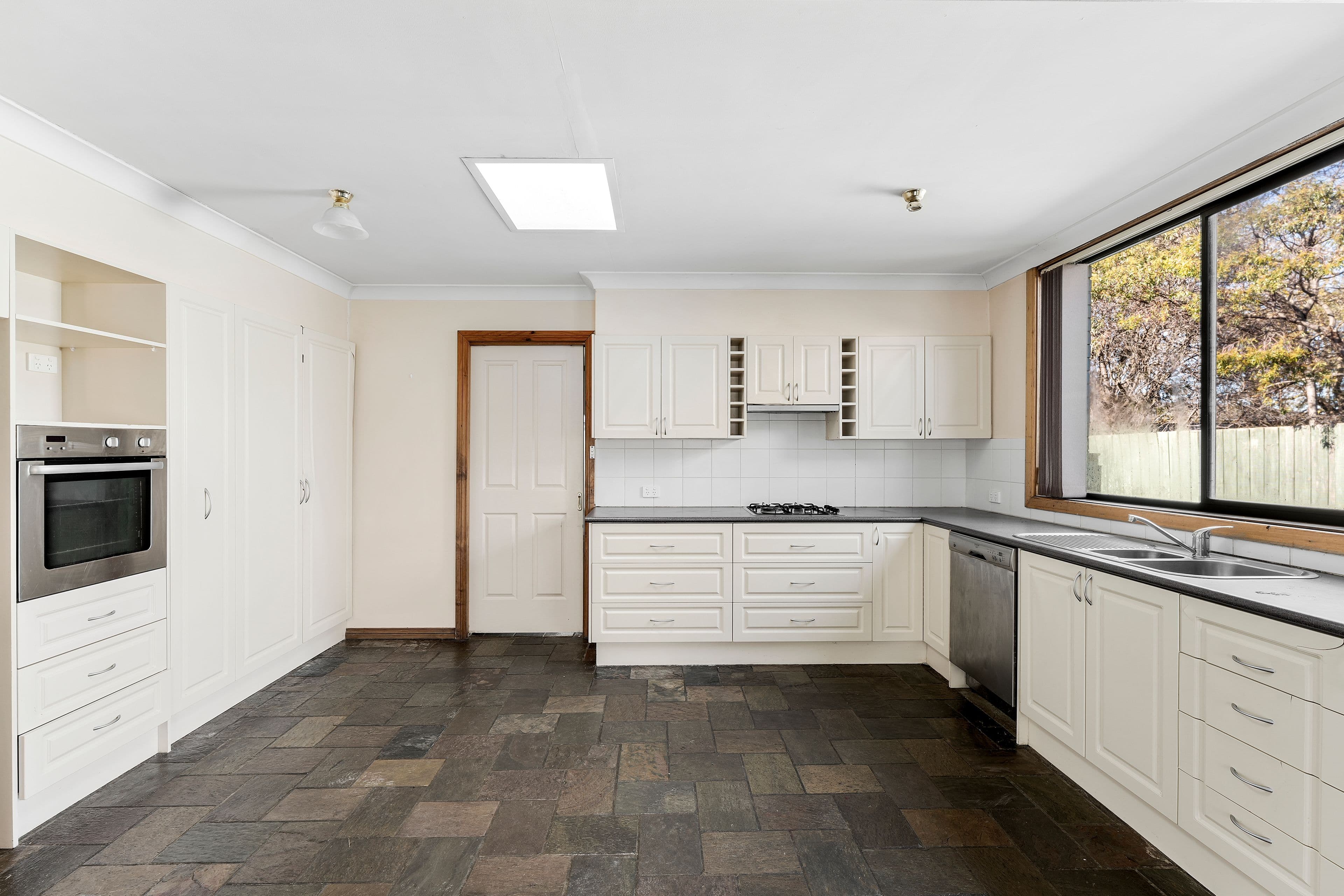 83 Pasley Street, Sunbury VIC 3429, Sunbury - Thumbnail 3