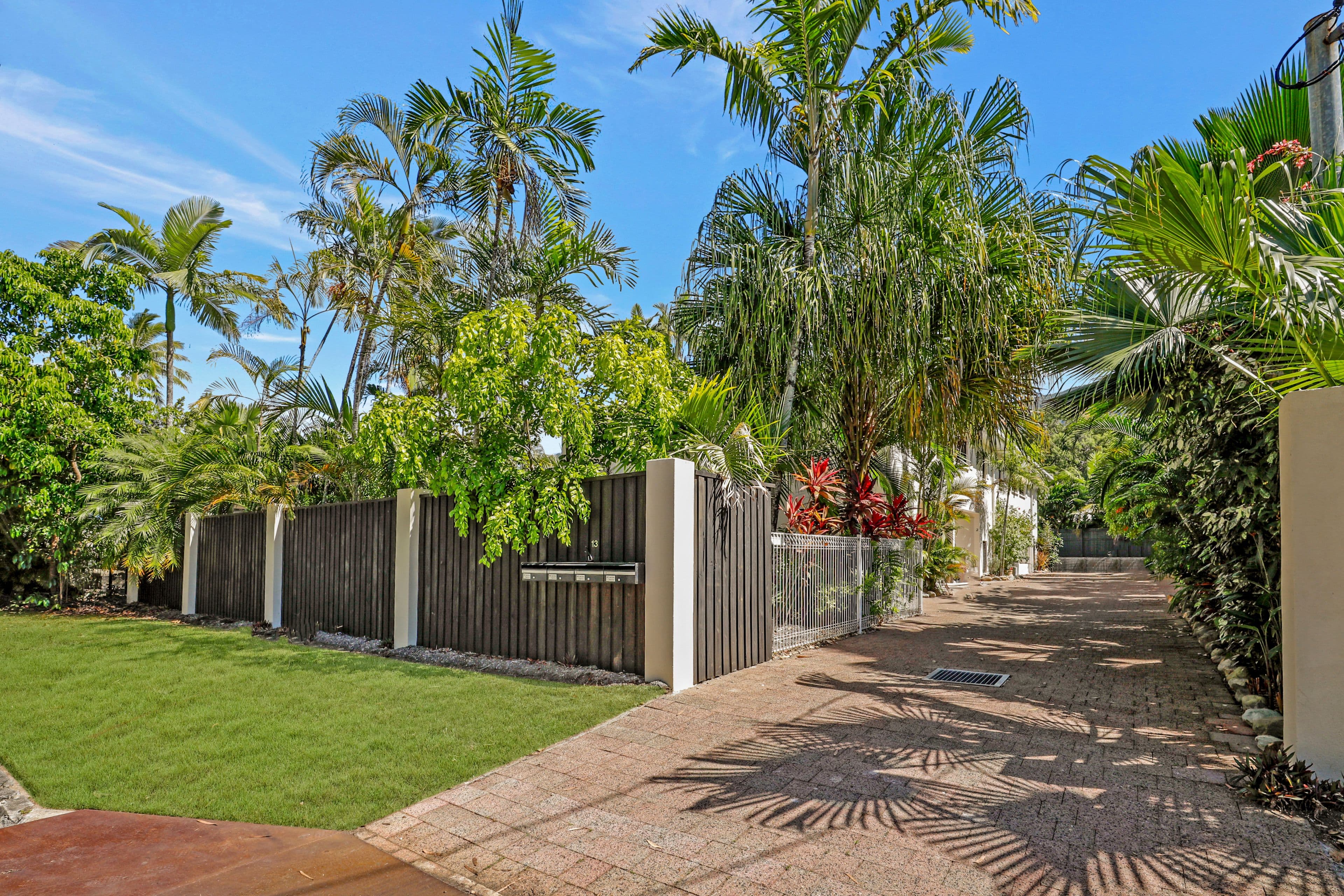 13 Amphora Street, Palm Cove QLD 4879, Palm Cove - Thumbnail 2