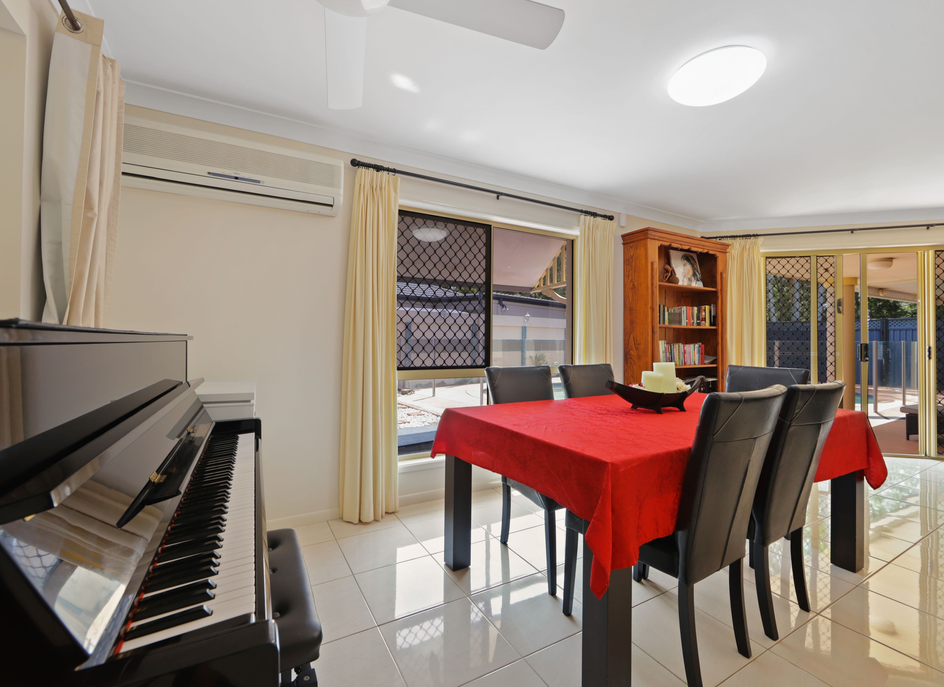 122 Swanton Drive, Mudgeeraba QLD 4213, Mudgeeraba - Thumbnail 6