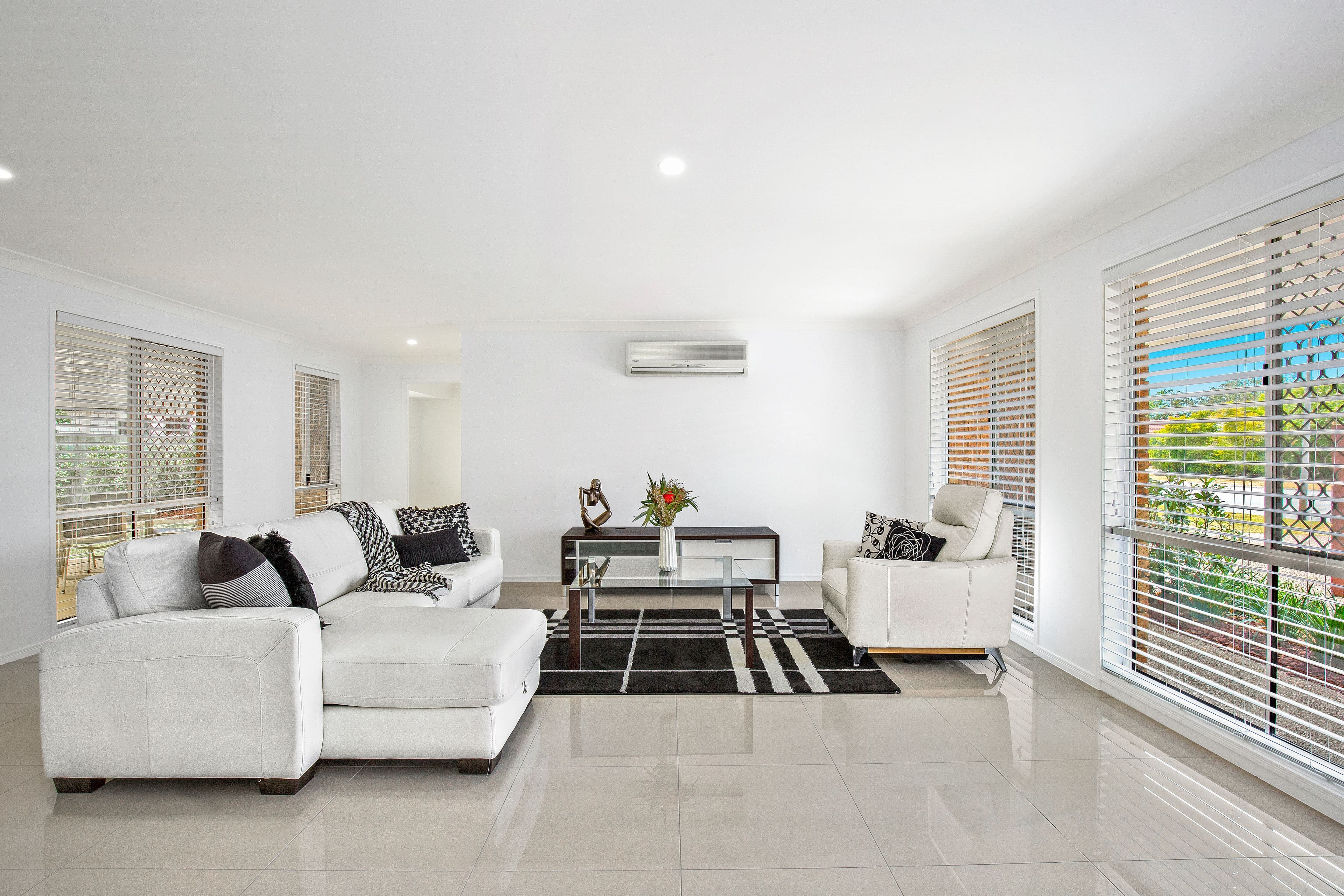 142 Barrier Reef Drive, Mermaid Waters QLD 4218, Mermaid Waters - Thumbnail 2