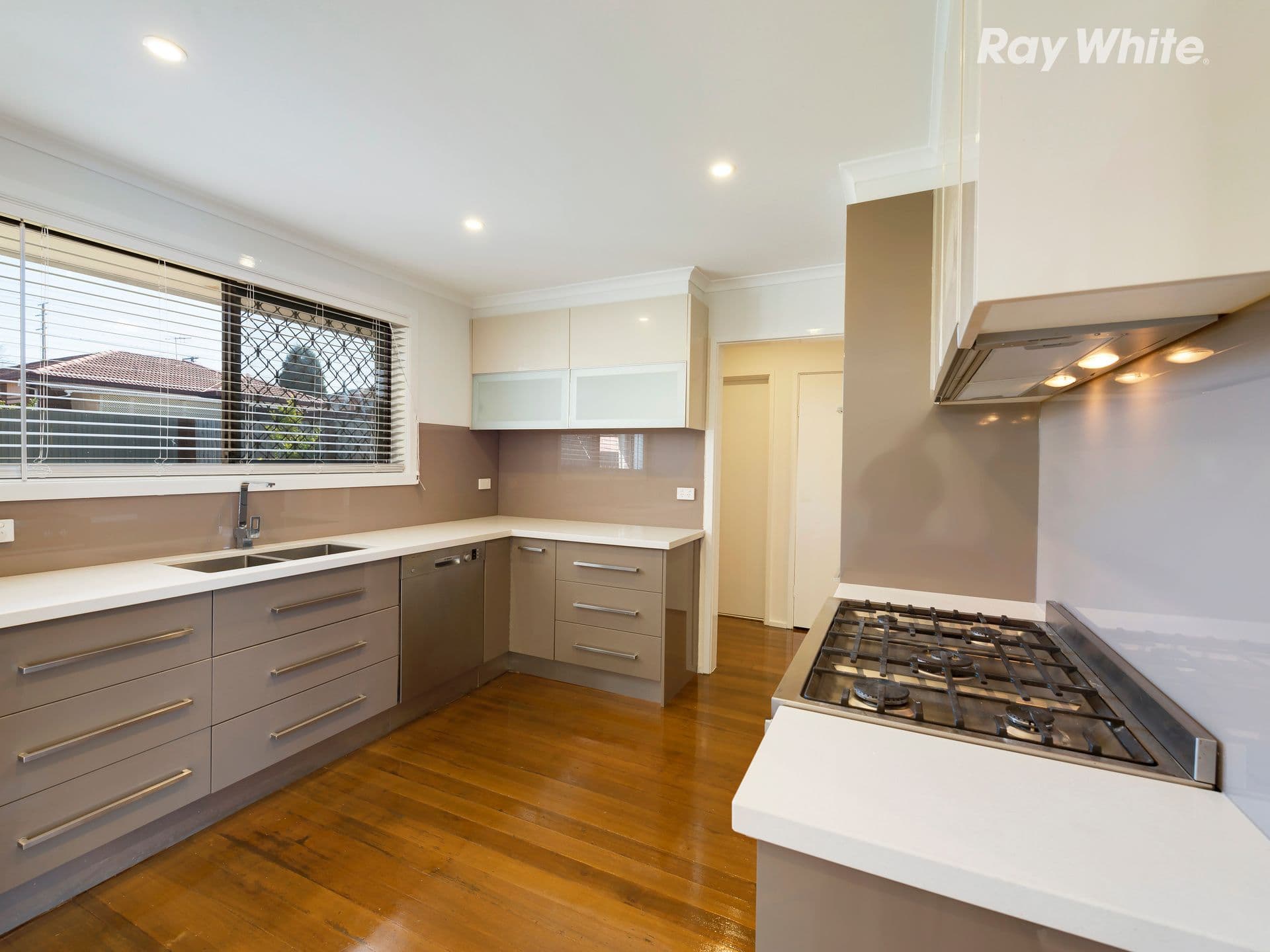 4 Kent Road, Lalor VIC 3075, Lalor - Thumbnail 2