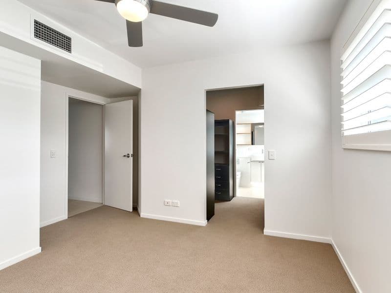 15 Grosvenor Street, Balmoral QLD 4171, Balmoral - Thumbnail 8