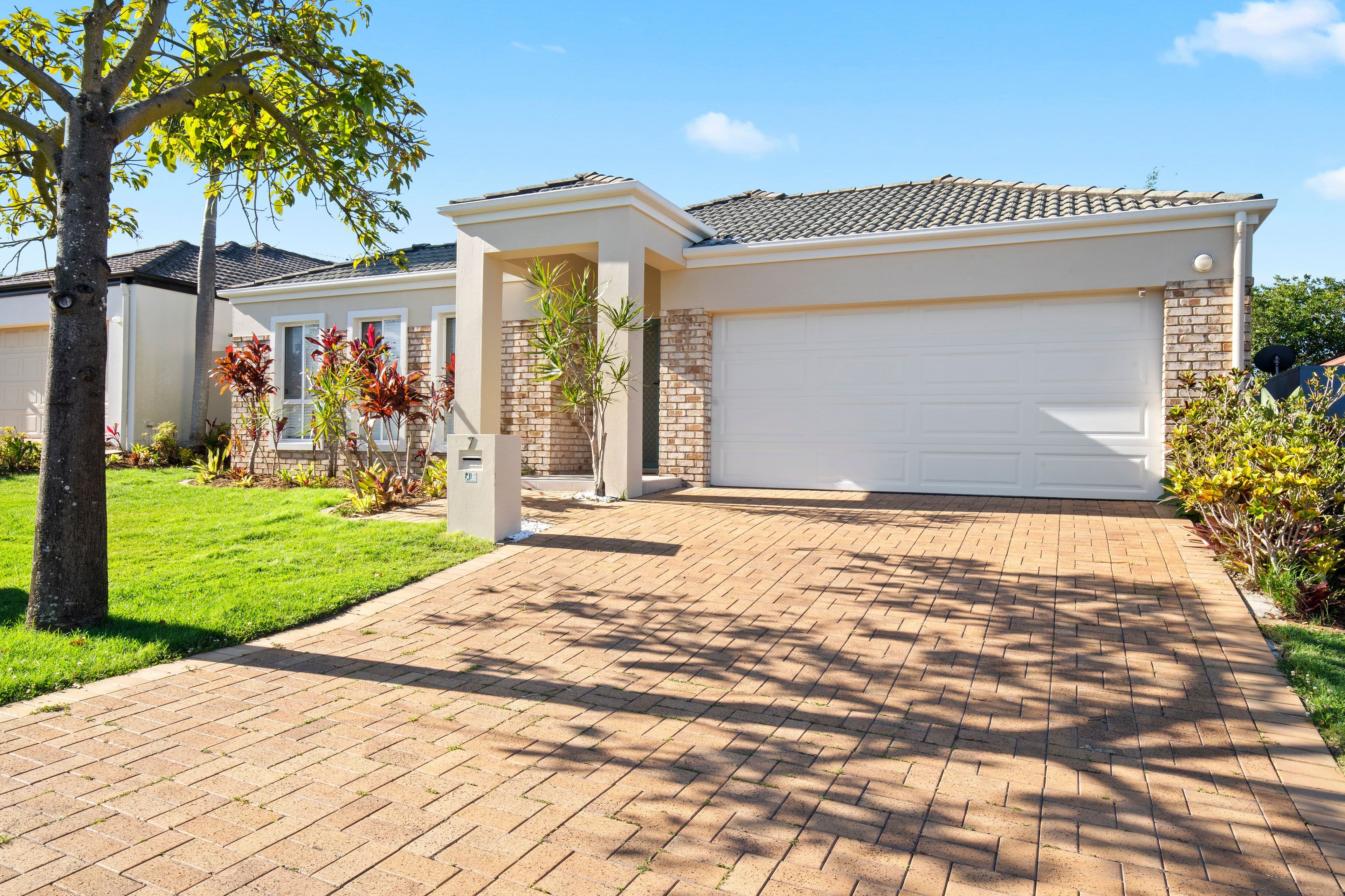 7 Bella Donna Place, Robina QLD 4226, Robina - Thumbnail 2
