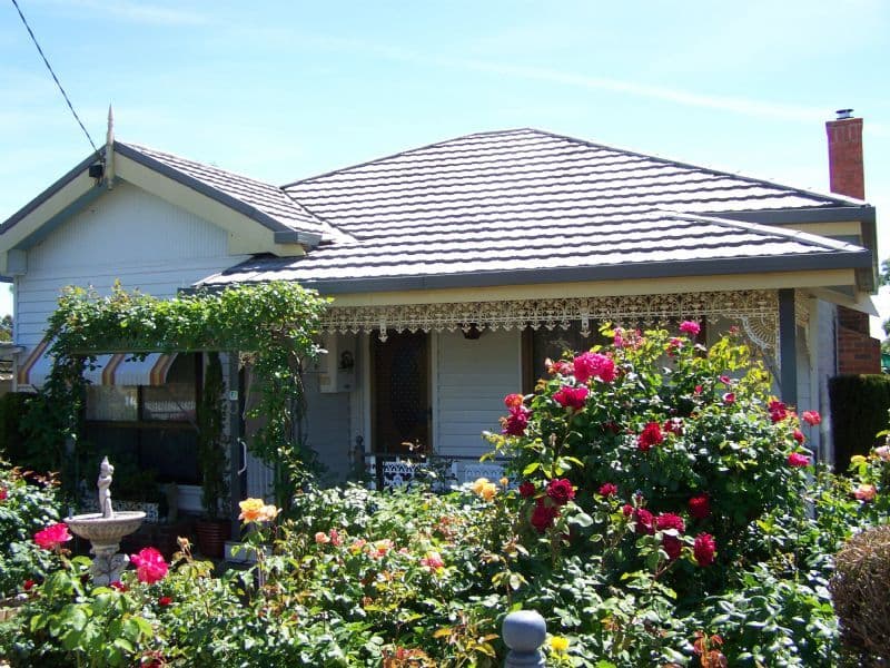 72 Canterbury Street, ST ARNAUD VIC 3478, St Arnaud - Thumbnail 2