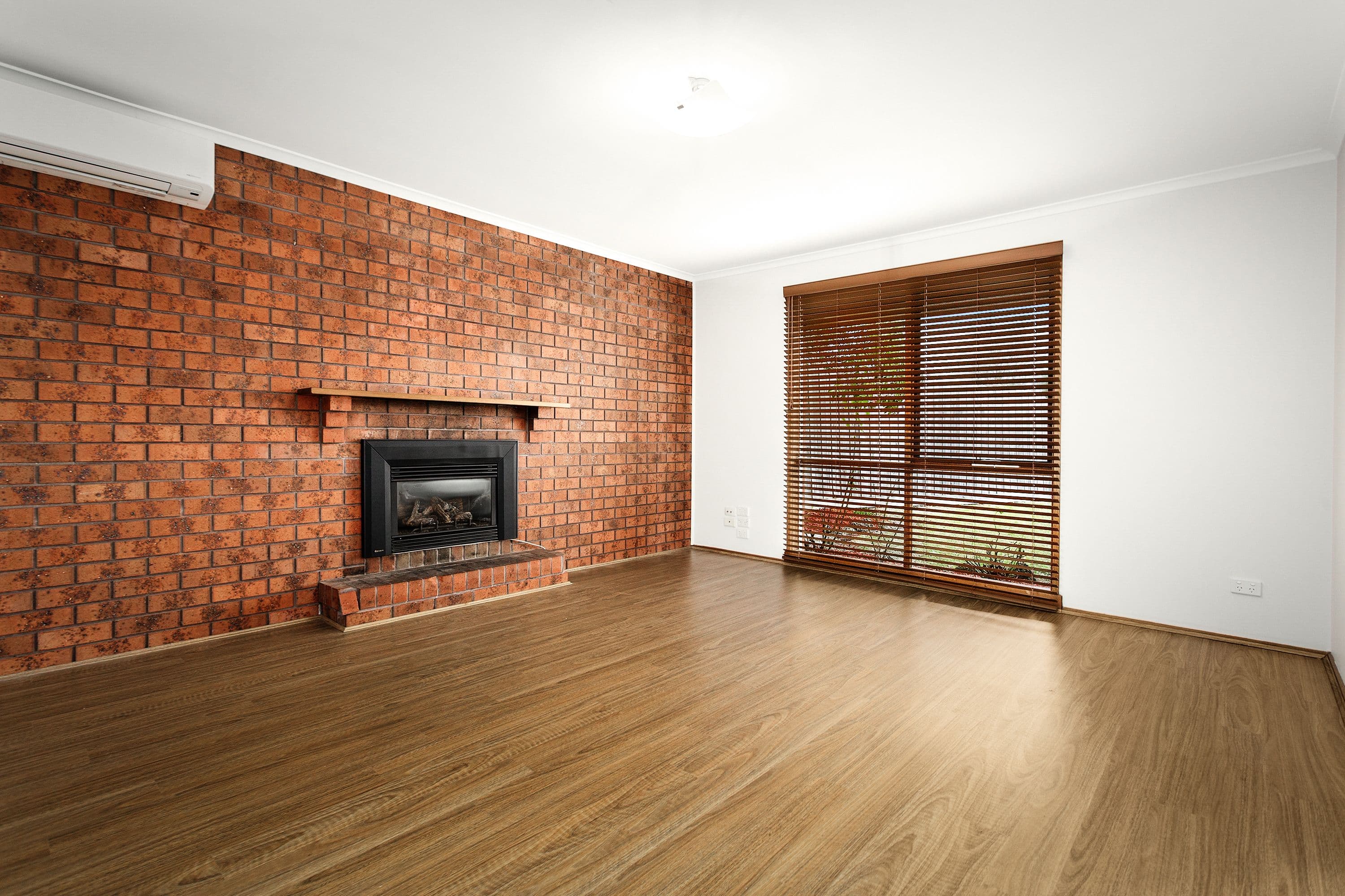 1 Anita Place, Pakenham VIC 3810, Pakenham - Thumbnail 2