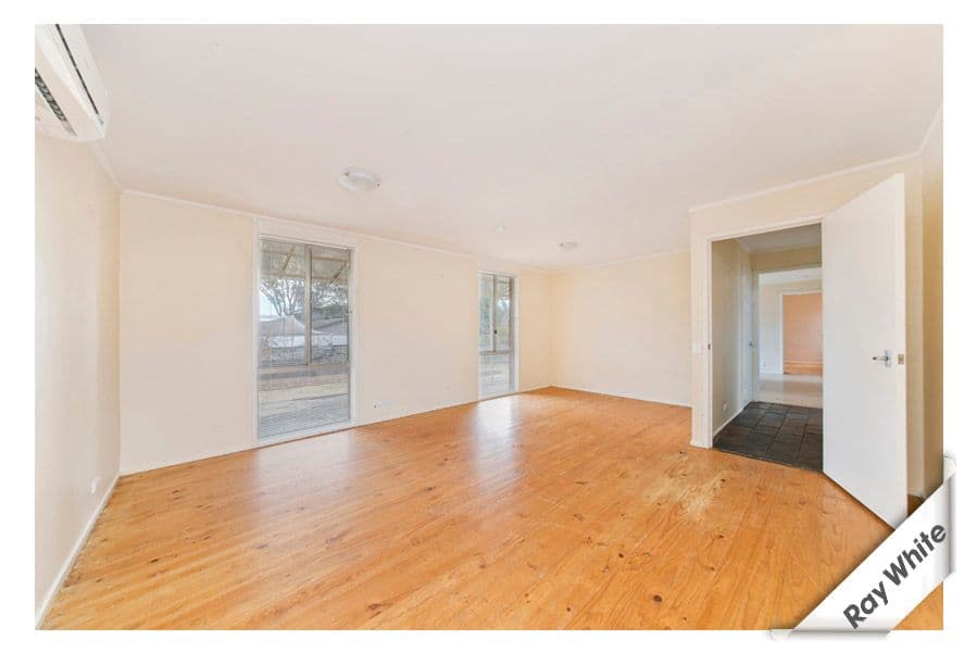 18 Guthridge Crescent, WANNIASSA ACT 2903, Wanniassa - Thumbnail 2
