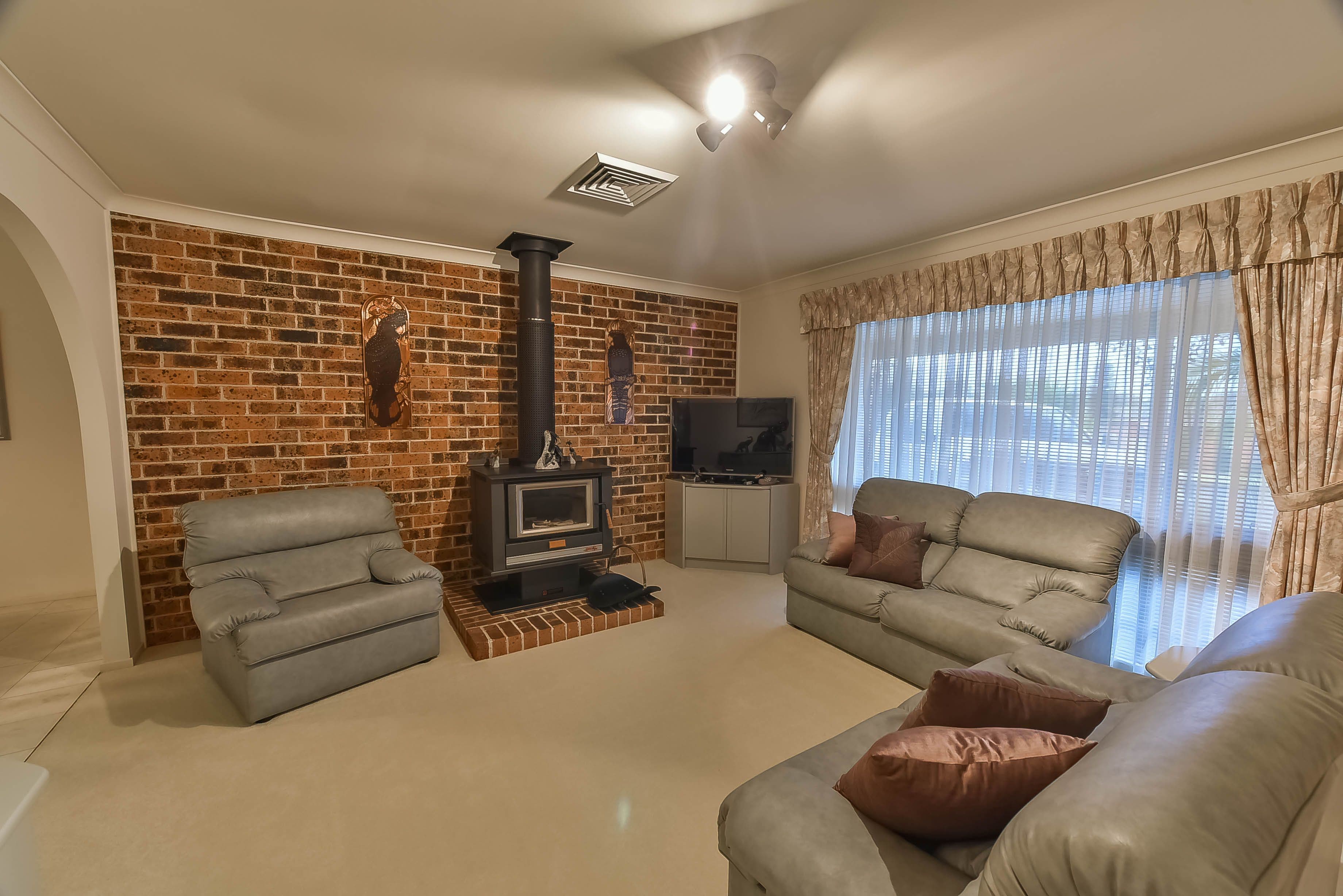 44 Longhurst Road, Minto - Thumbnail 2