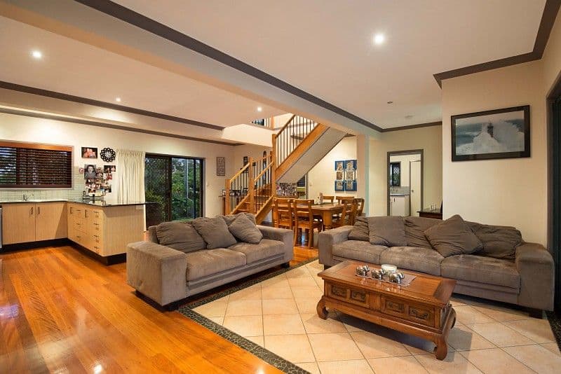 2 Savoy Drive, BROADBEACH WATERS QLD 4218, Broadbeach Waters - Thumbnail 3