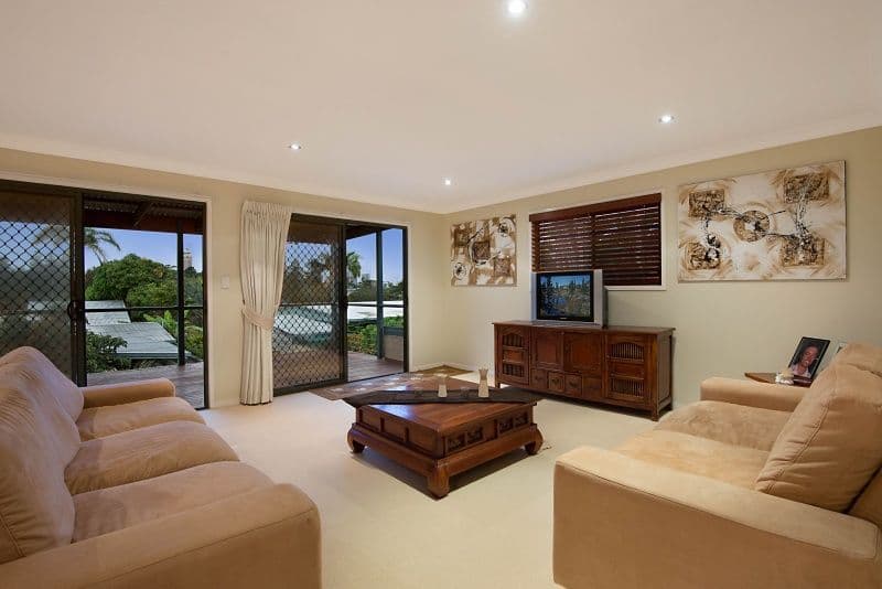 2 Savoy Drive, BROADBEACH WATERS QLD 4218, Broadbeach Waters - Thumbnail 4