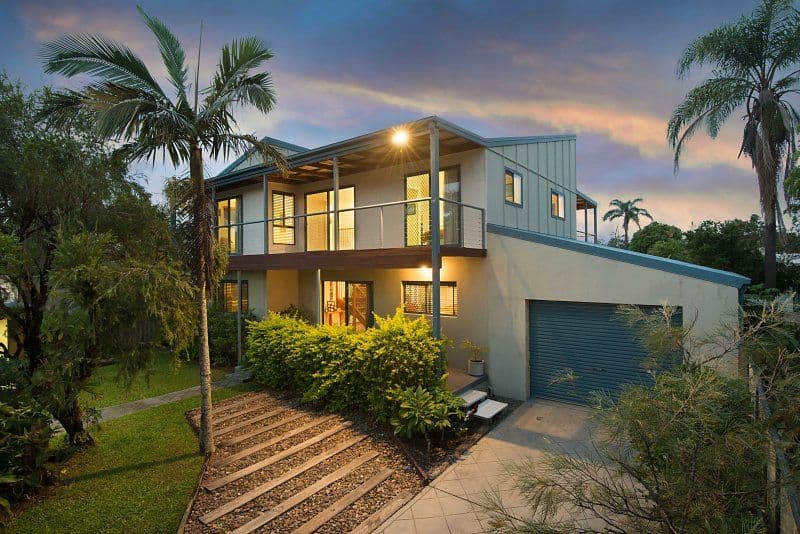 2 Savoy Drive, BROADBEACH WATERS QLD 4218, Broadbeach Waters - Thumbnail 5