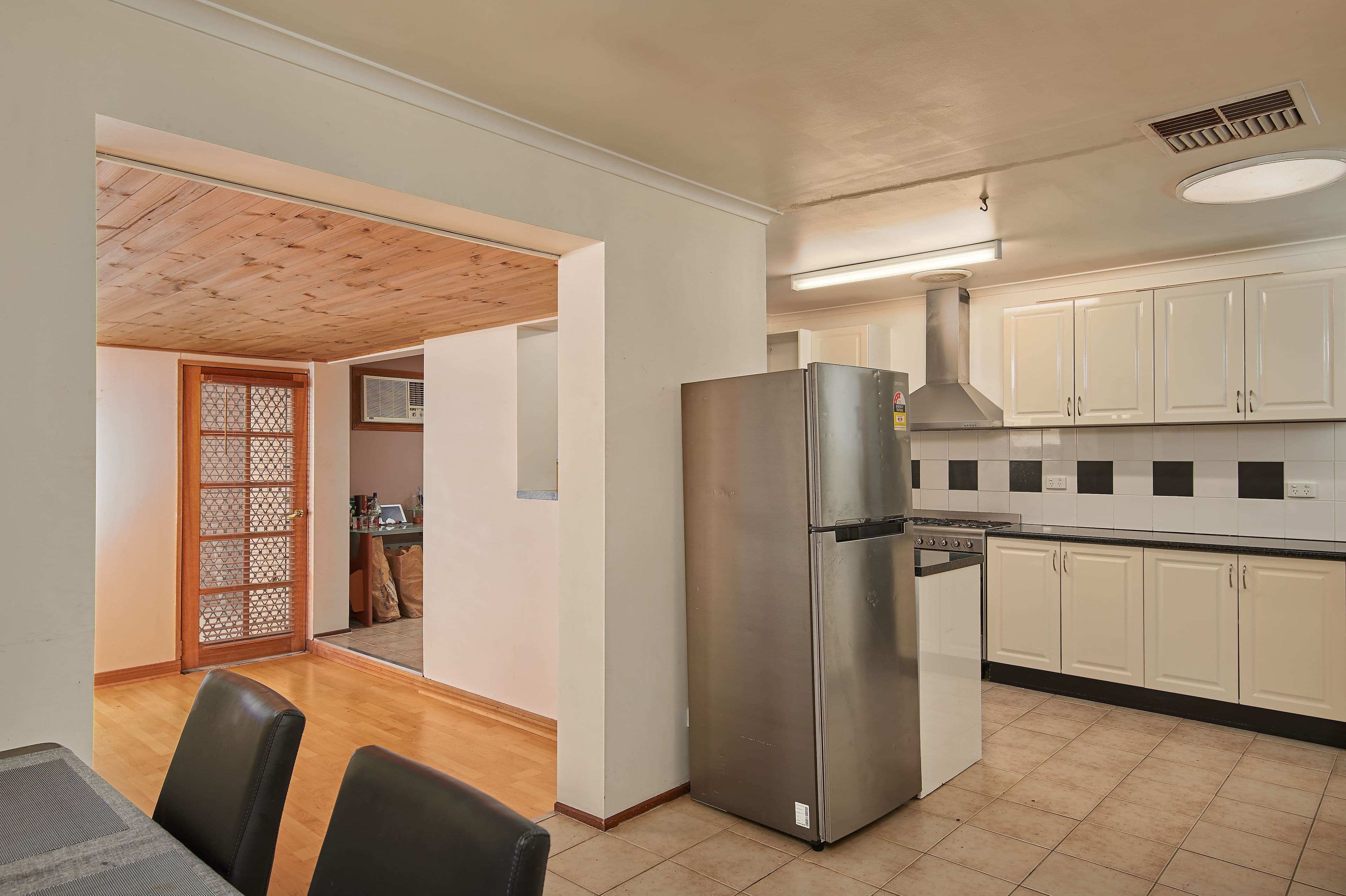 21 Simpson Avenue, Forest Hill - Thumbnail 6