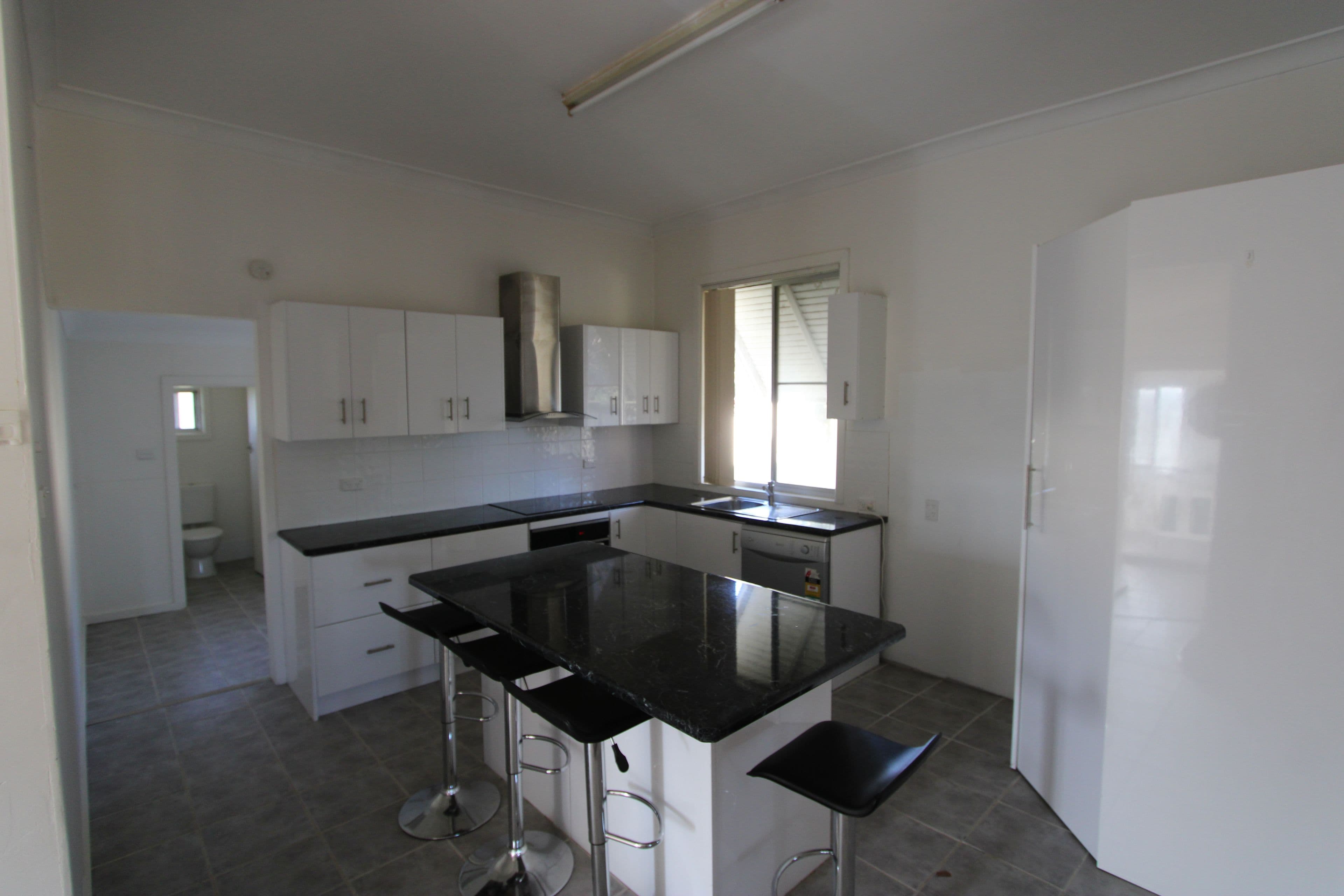 61 Chester Street, Inverell NSW 2360, Inverell - Thumbnail 2