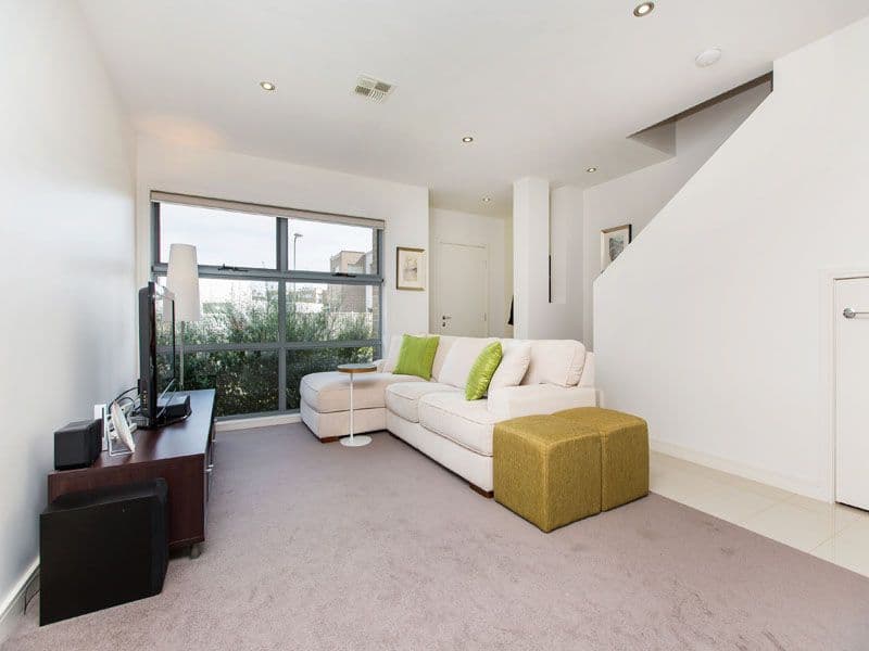 46 Dresden Drive, WATERWAYS VIC 3195, Waterways - Thumbnail 2